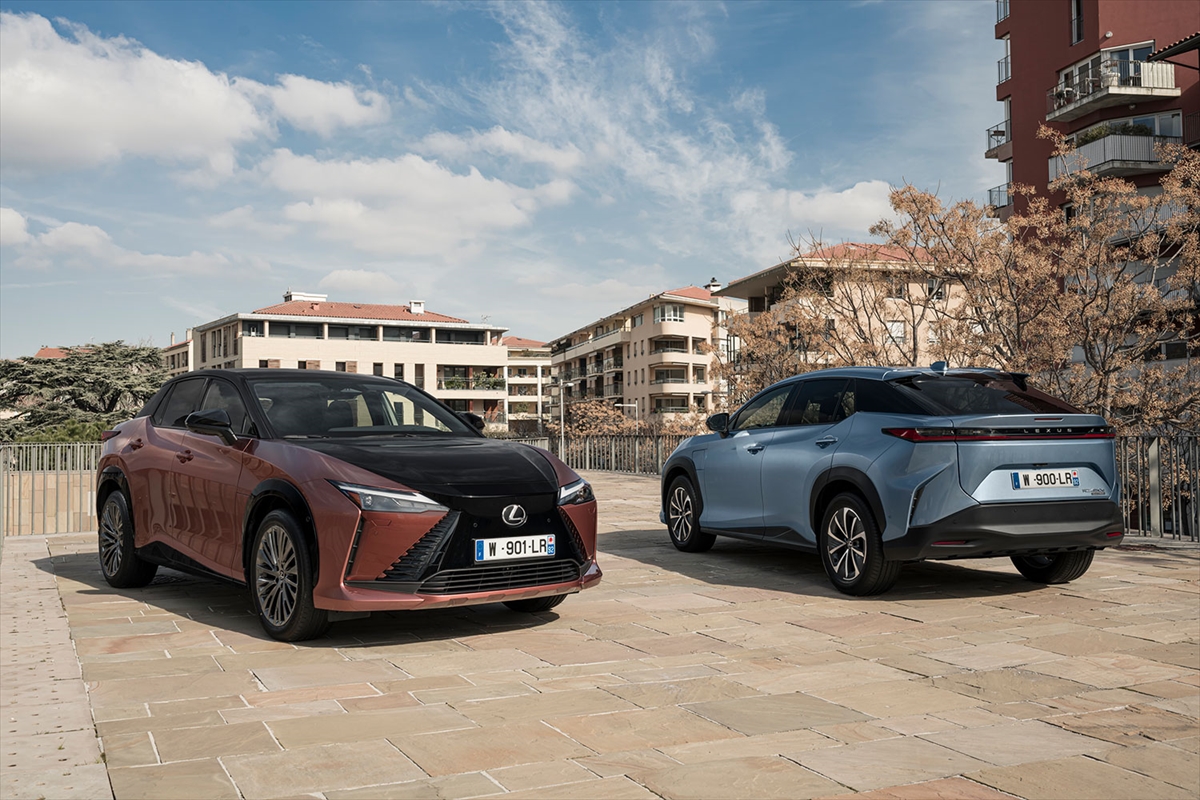 Lexus tamamen elektrikli RZ 450e yi Türkiye de satışa sundu