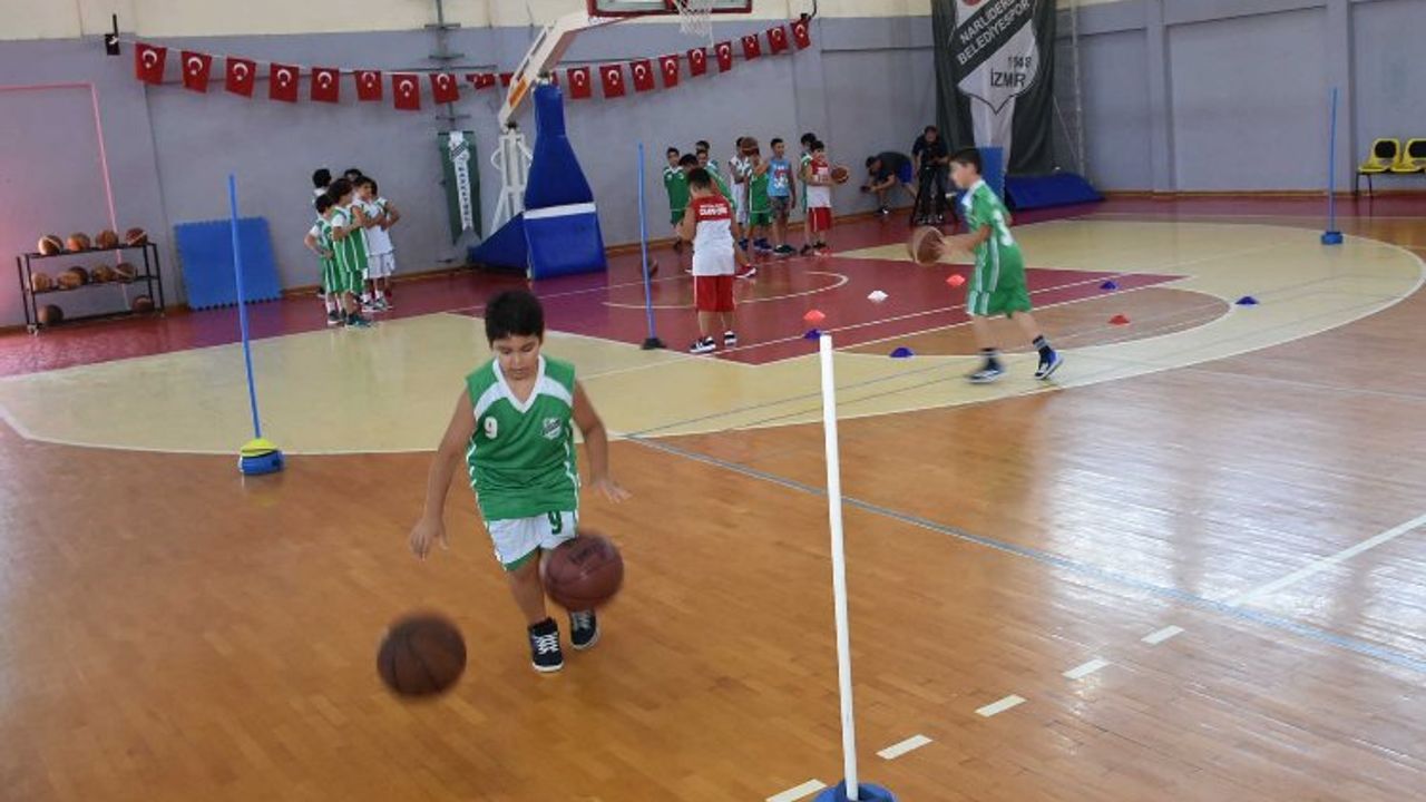 İzmir Narlıdere'de sporcu nesiller yetişiyor