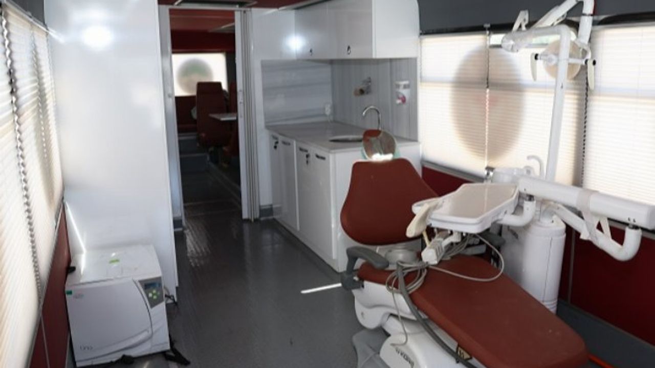 Kayseri Büyükşehir'in mobil diş kliniği eve döndü