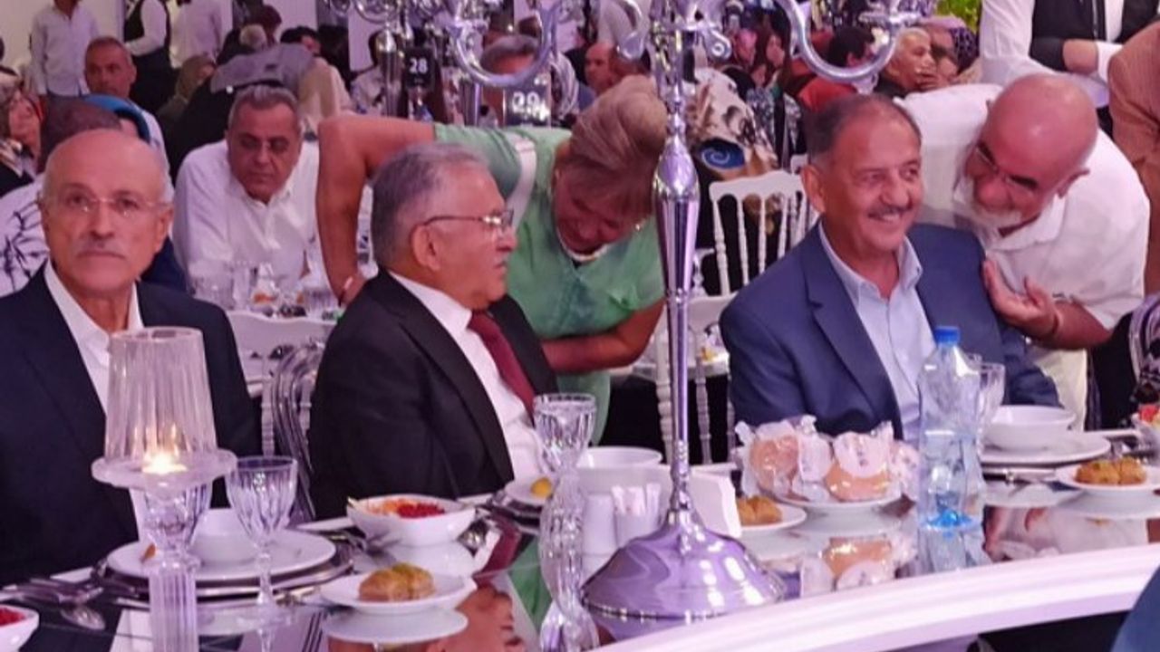 Mehmet Özhaseki'den  Büyükkılıç'a 40 yıllık dostluk mesajı