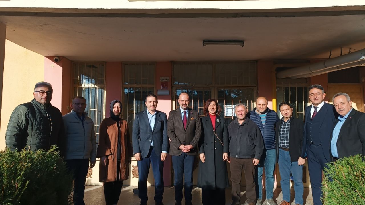 Tosya Belediye Başkanı Kavaklıgil, öğretmenleri ziyaret etti - Taşköprü Postası