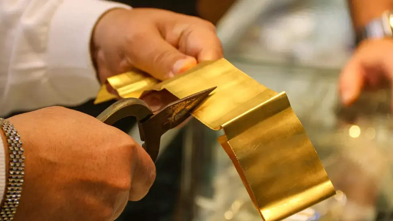 İslam Memiş ons altın için takip ettiği aralığı açıkladı Altın fiyatları Fed'e odaklandı! 2 uzman isimden çarpıcı yorum