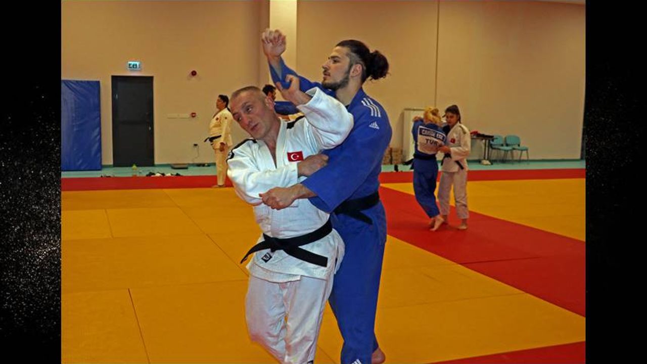 Kastamonu'da kampa giren görme engelli judocunun hedefi Paris