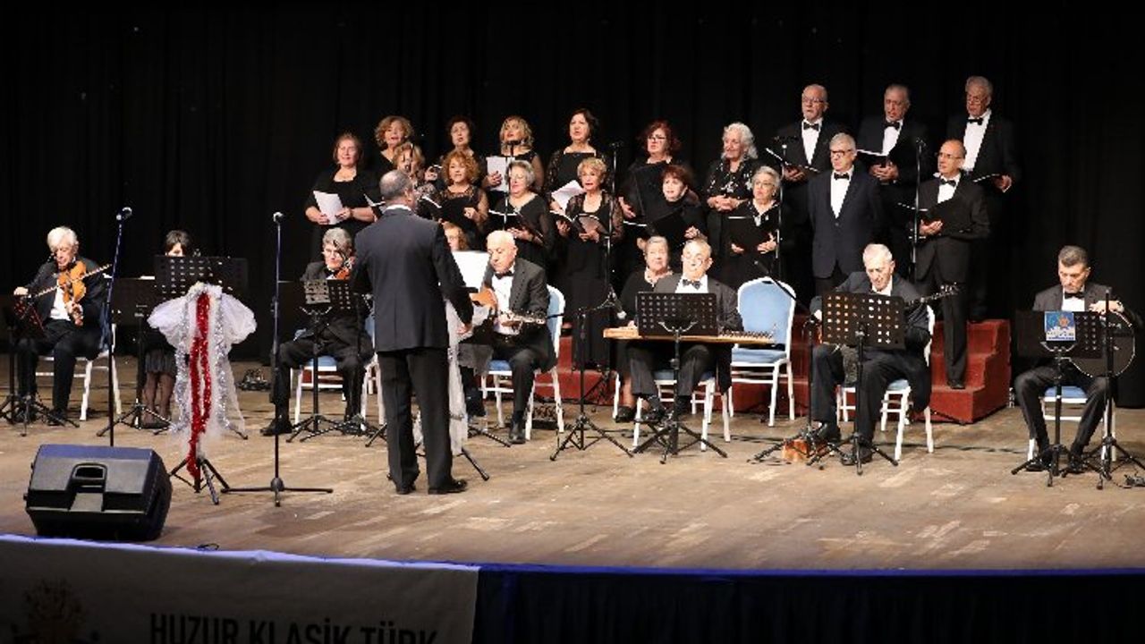 İzmir Narlıdere'de keyifli konser