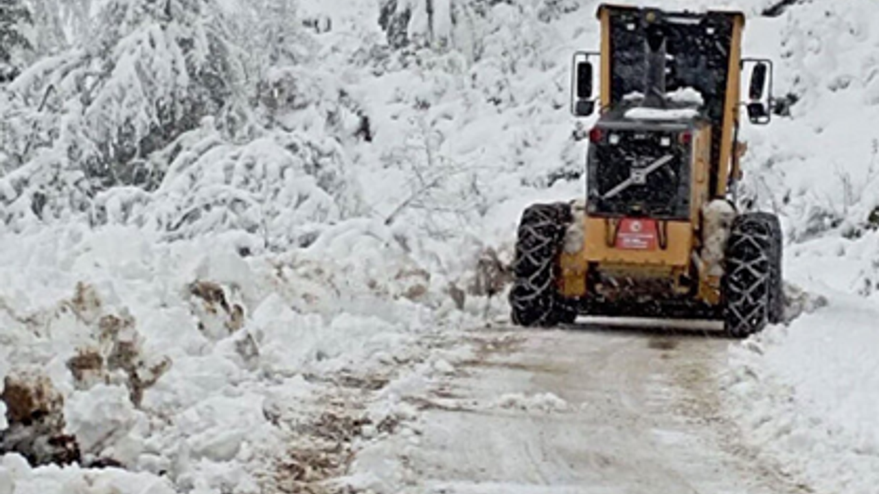 Kastamonu'da 78 köy yolu açıldı, kapalı 19 köy yolu için çalışmalar sürüyor!