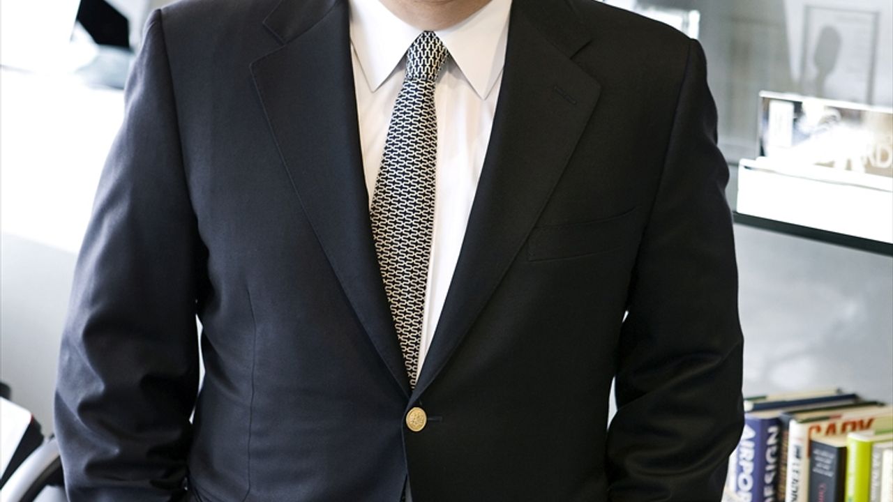 TAV Havalimanları'nın kurucu ortağı Sani Şener yönetimi bırakıyor