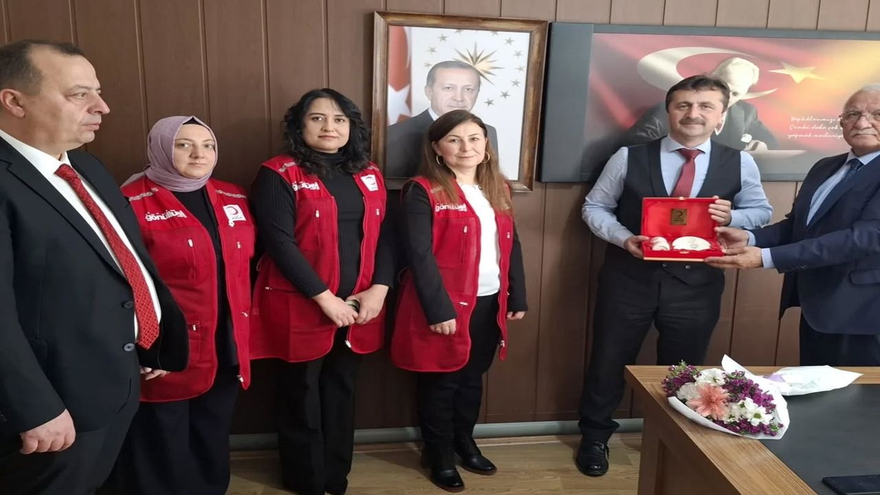 Kızılay’dan Taşköprü İlçe Milli Eğitim Müdürü Ahmet Şirin’e Anlamlı Ziyaret