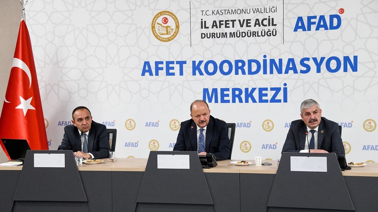 Kastamonu Valisi Dallı'dan dikkat çeken uyarı: 'Riskleri oldukça yüksek olan bir iliz!'