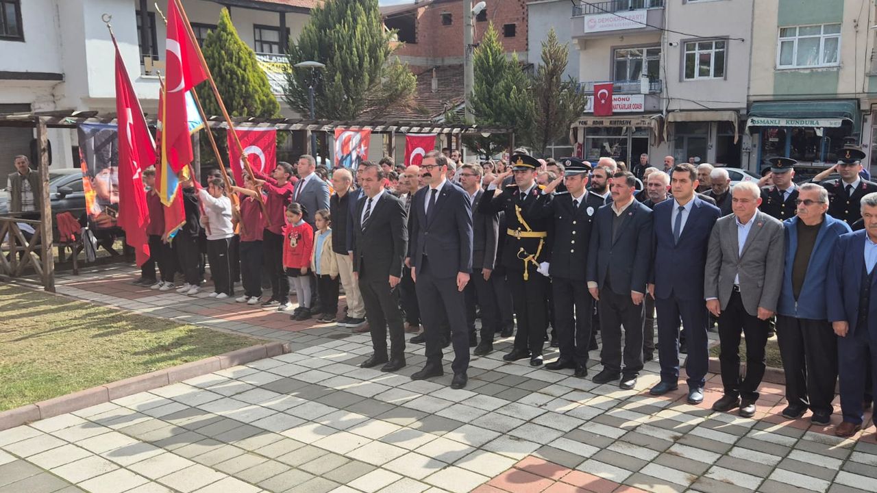Kastamonu'nun 3 ilçesinde çelenk törenleri gerçekleştirildi