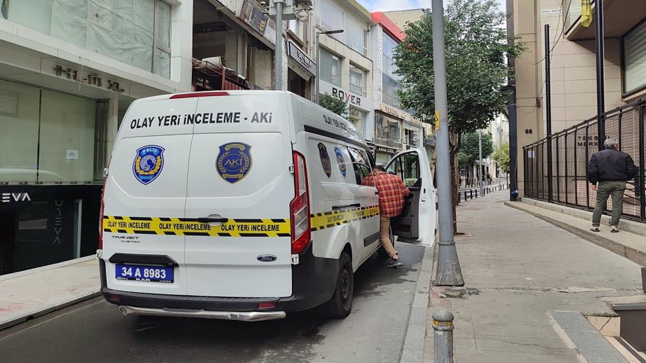 4 katlı binada çıkan yangında 1 kişi yanarak hayatını kaybetti