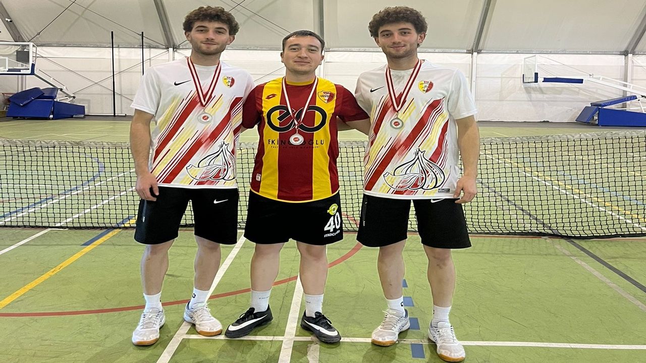 Taşköprülü Gençler Ayak Tenisi Turnuvasında Madalya Kazandı