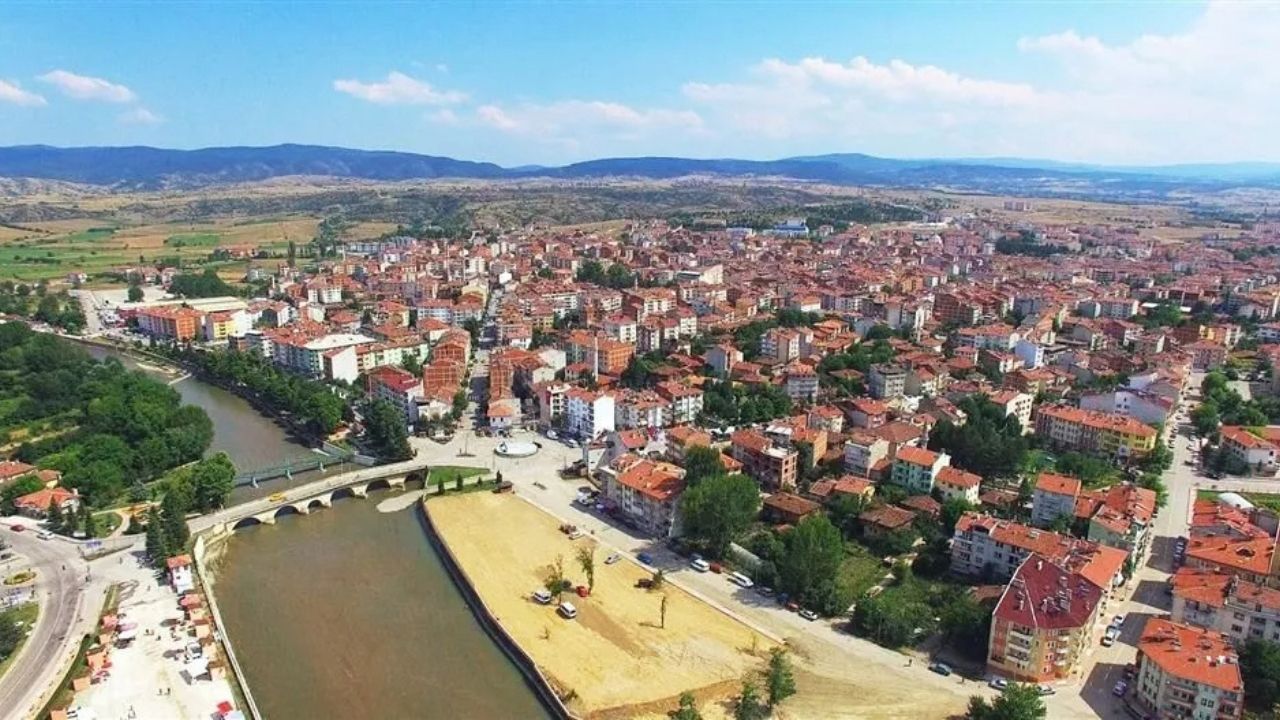 Taşköprü’de Elektrikler Kesildi! Şebeke Arızası Hayatı Etkiledi