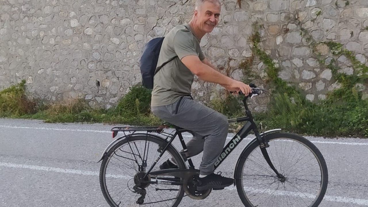 Tayini çıktı: Kastamonu'da müdürden şiirli veda!