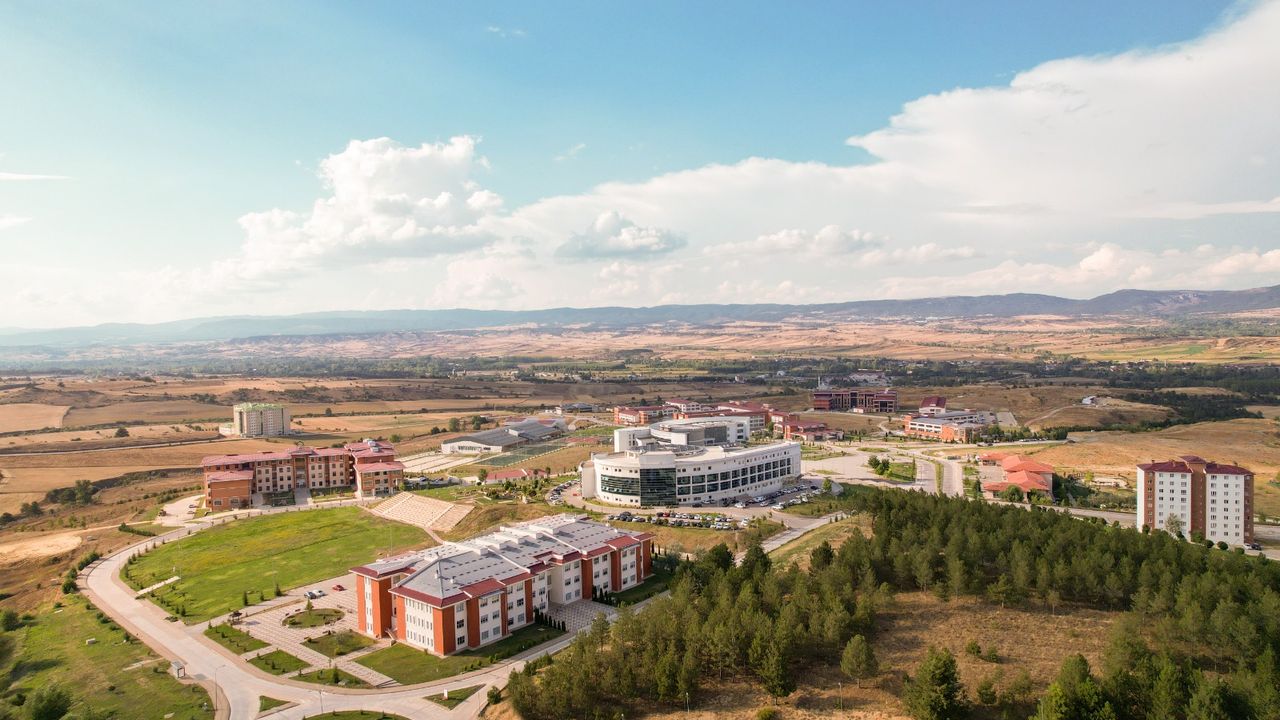 Kastamonu Üniversitesi üç alanda dünya listesine girdi