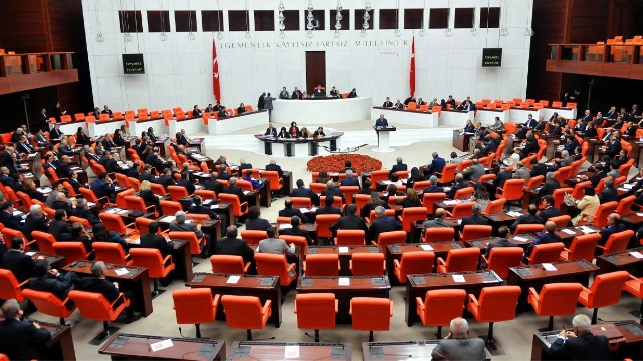 Meclis’te kartlar yeniden dağıtılıyor: Yeni Parti ikinci sıraya çıkıyor