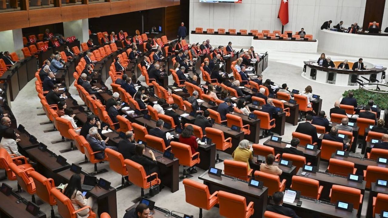 Çerçeve Yasa Meclis’ten geçti: İşte evet, hayır ve çekimser oy kullanan milletvekilleri