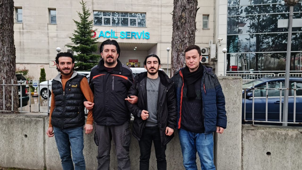 Bolu'da 'Türkiye Cumhuriyeti Devleti'ne Hakaret'ten 4 Sol Parti üyesi gözaltına alındı
