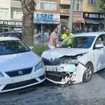 Feci kaza! Otomobil karşı şeride uçtu