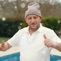 Hakkı Aksoy Kimdir?