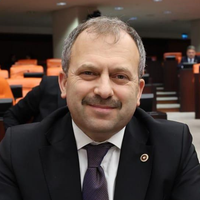 Halil Uluay Kimdir?