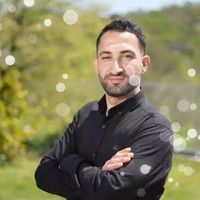 Onur Sezer Kimdir?