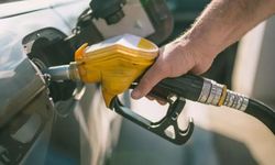 Petrolde 1998'den beri bir ilk yaşandı: Motorine indirim pompaya yansıdı