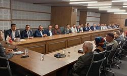 AK Parti Mardin İl Başkanlığında yönetim kurulu toplantısı yapıldı