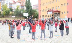 Bayburt'ta ilkokullarda fiziksel aktivite etkinlikleri başladı