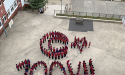 Giresun'da öğrencilerden "100. Yıl" koreografisi