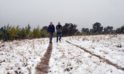 Kars'ın yüksek kesimleri mevsimin ilk karıyla beyaza büründü