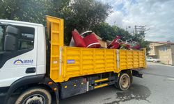 Kocaeli'de bir evden kamyon dolusu çöp çıktı