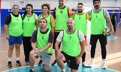 Lapseki'de kamu kurumları arası 100. Yıl Voleybol Turnuvası başladı