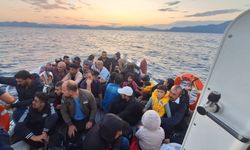 Marmaris açıklarında 49 düzensiz göçmen kurtarıldı