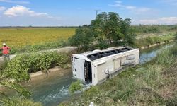 Mersin'de sulama kanalına devrilen midibüsteki 10 tarım işçisi yaralandı