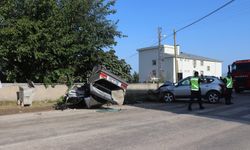 Osmaniye'de çarpışan 2 otomobildeki 3 kişi yaralandı