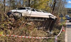 Yolcu minibüsünün devrildiği kazada can pazarı: 1 ölü, 11 yaralı