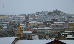 Bayburt'ta kar ve soğuk hava etkili oluyor