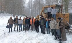 Altı orman işçisi karda mahsur kaldı!