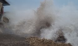 Kastamonulu balıkçıların fırtınayla mücadelesi: Tekneleri için zamanla yarıştılar!