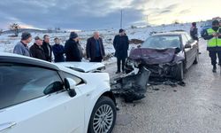 İki otomobilin çarpıştığı kazada 9 kişi yaralandı