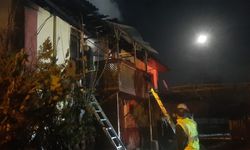 Taşköprü'deki feci yangında 2 ev ve bir araç küle döndü..!