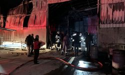 Rize'de mobilya firmasına ait depo yandı