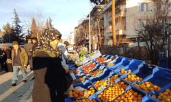 Meyve Sebzede Zamlı Fiyatlar: Taşköprü Salı Pazarı Cep Yakıyor!