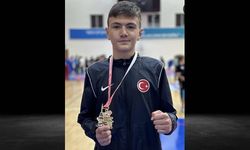Kastamonulu genç karateci İtalya'dan madalya ile döndü