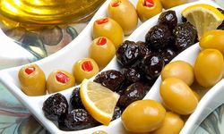 Rüyada zeytin görmek. Rüyanızda zeytin mi topluyordunuz? Rüyanızda zeytinyağı mı gördünüz?