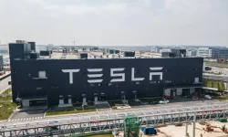 Tesla’da büyük hareket: Binlerce aracını geri çağırıyor!