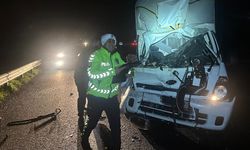 Kamyonet kamyona çarptı: 1 ölü