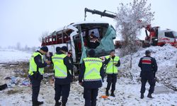 Kastamonu'da 6 kişiye mezar olan yolcu otobüsünden geriye enkazı kaldı