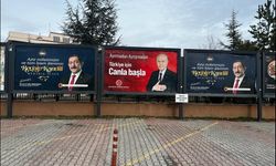 Billboard yarışları başladı: Tanıdık slogan...