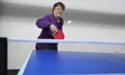 77 yaşındaki kadın, masa tenisi tutkusundan vazgeçemiyor!